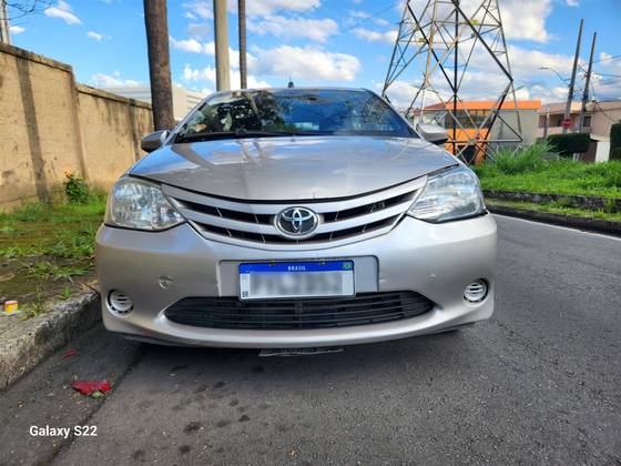 TOYOTA ETIOS 1.5 X SEDAN 16V FLEX 4P AUTOMÁTICO
